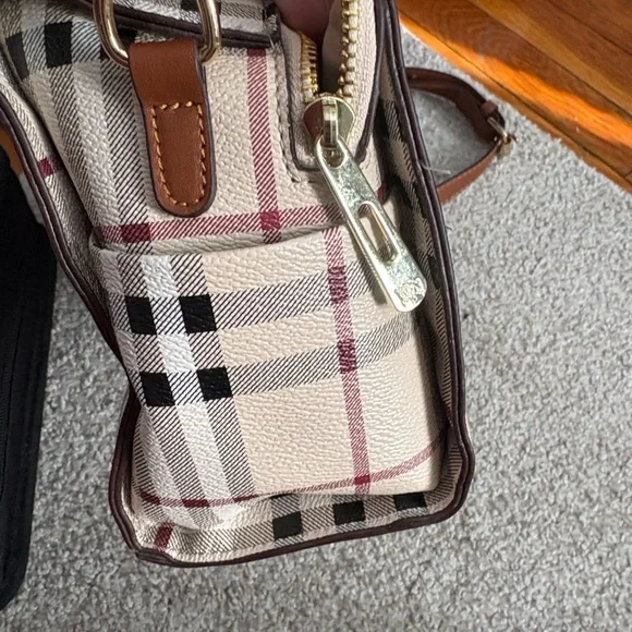 Burberry Beige and Brown Crossbody Bag - Picture 4 of 15